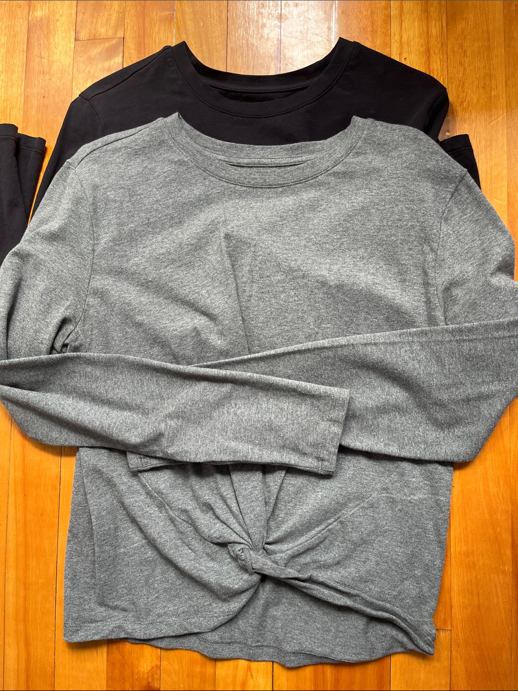 1 Black And 1 Gray Long-Sleeve Crewneck Top-Casual Everyday Essential 95%Cotton